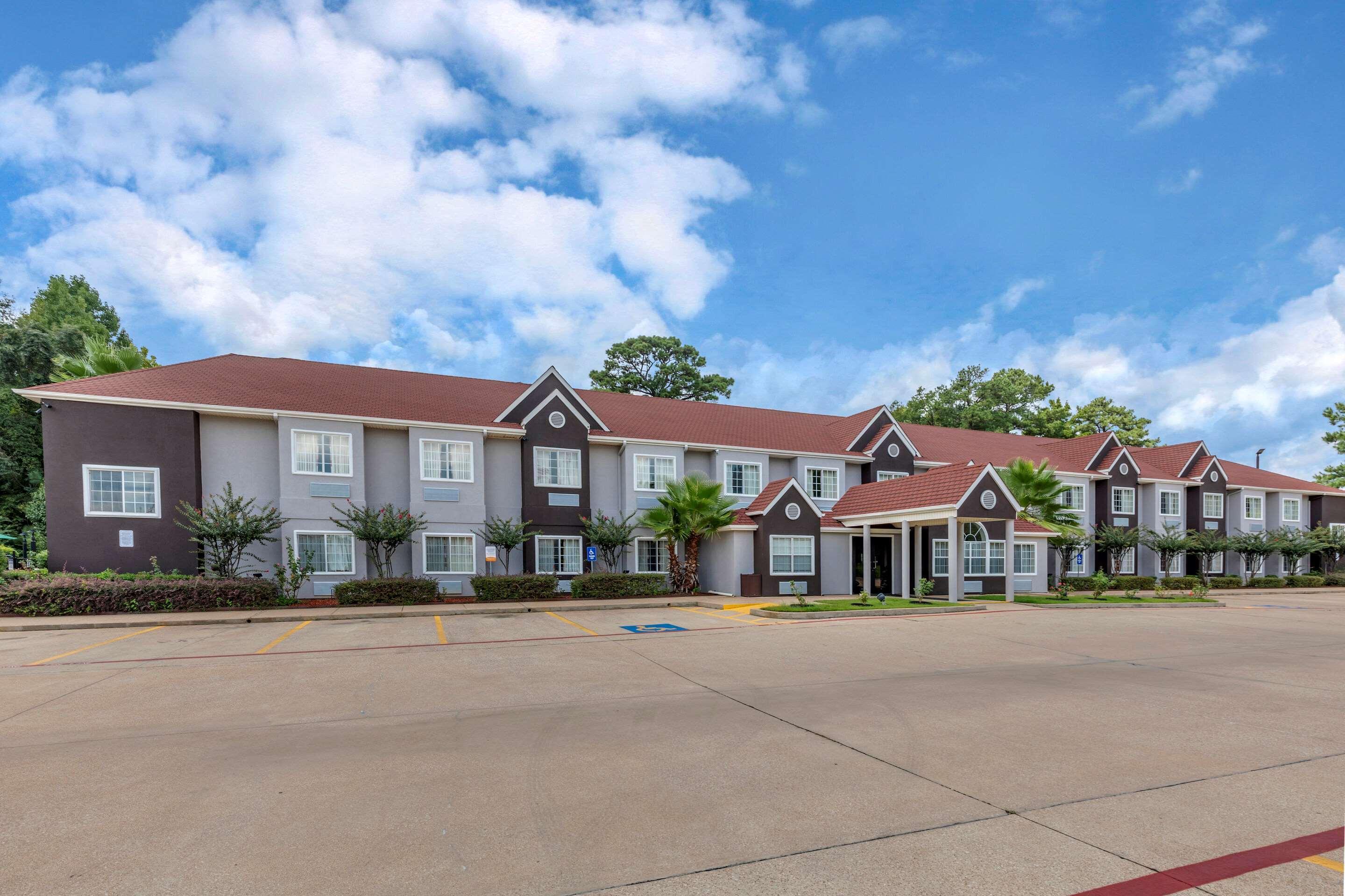 Quality Inn & Suites Longview I-20 Exterior photo