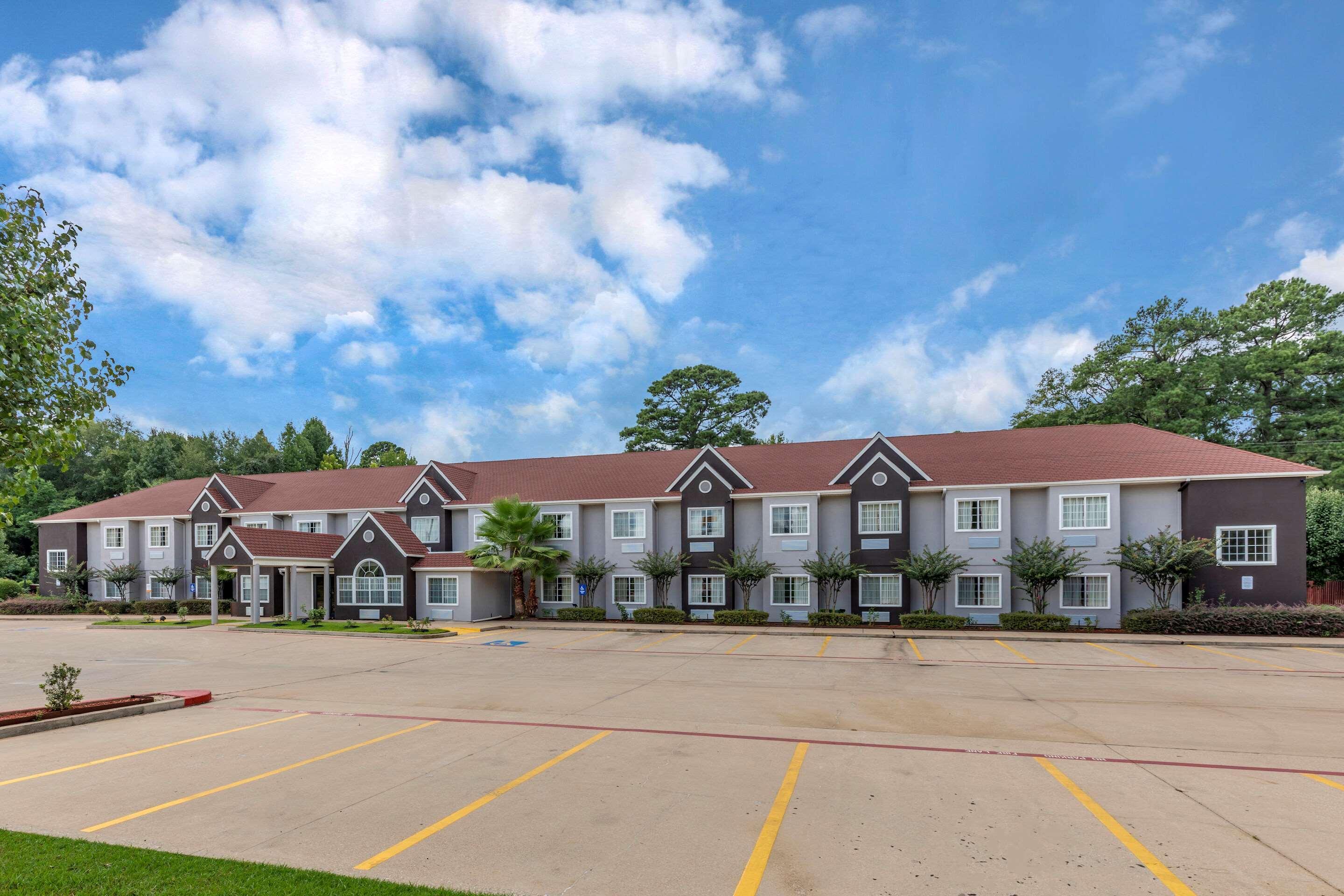 Quality Inn & Suites Longview I-20 Exterior photo